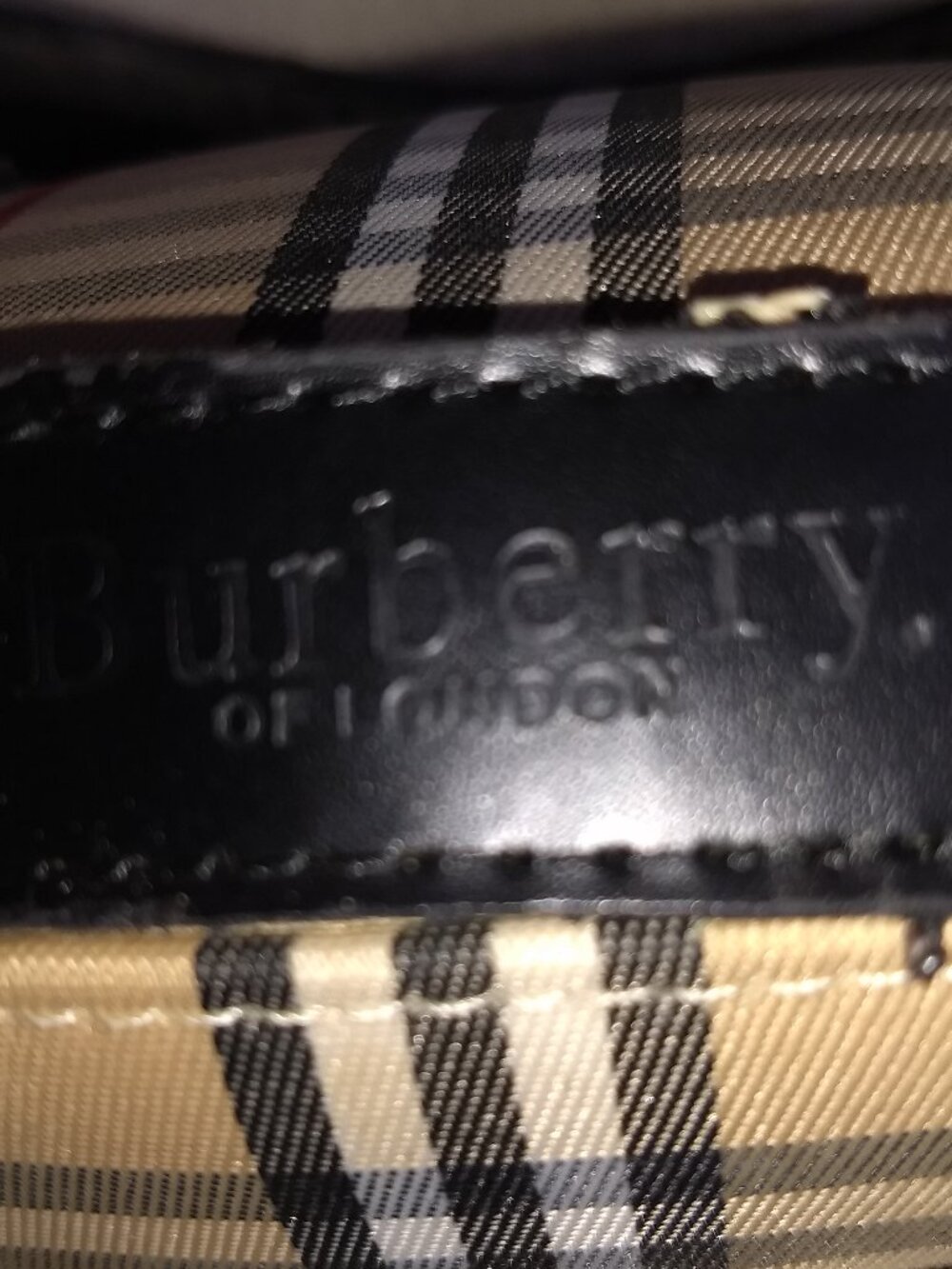Mini Burberry (Not Authentic)  handbag. - Picture 10 of 12